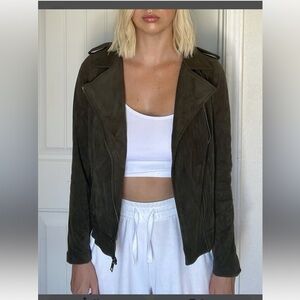 WHO WHAT WEAR GREEN FAUX SUEDE BOMBER UTILITY JACKET, LARGE